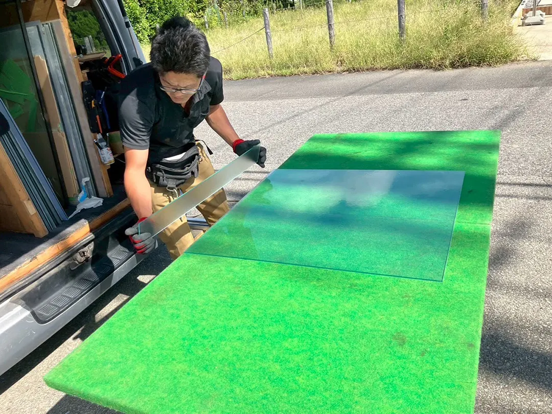 扉のガラス交換